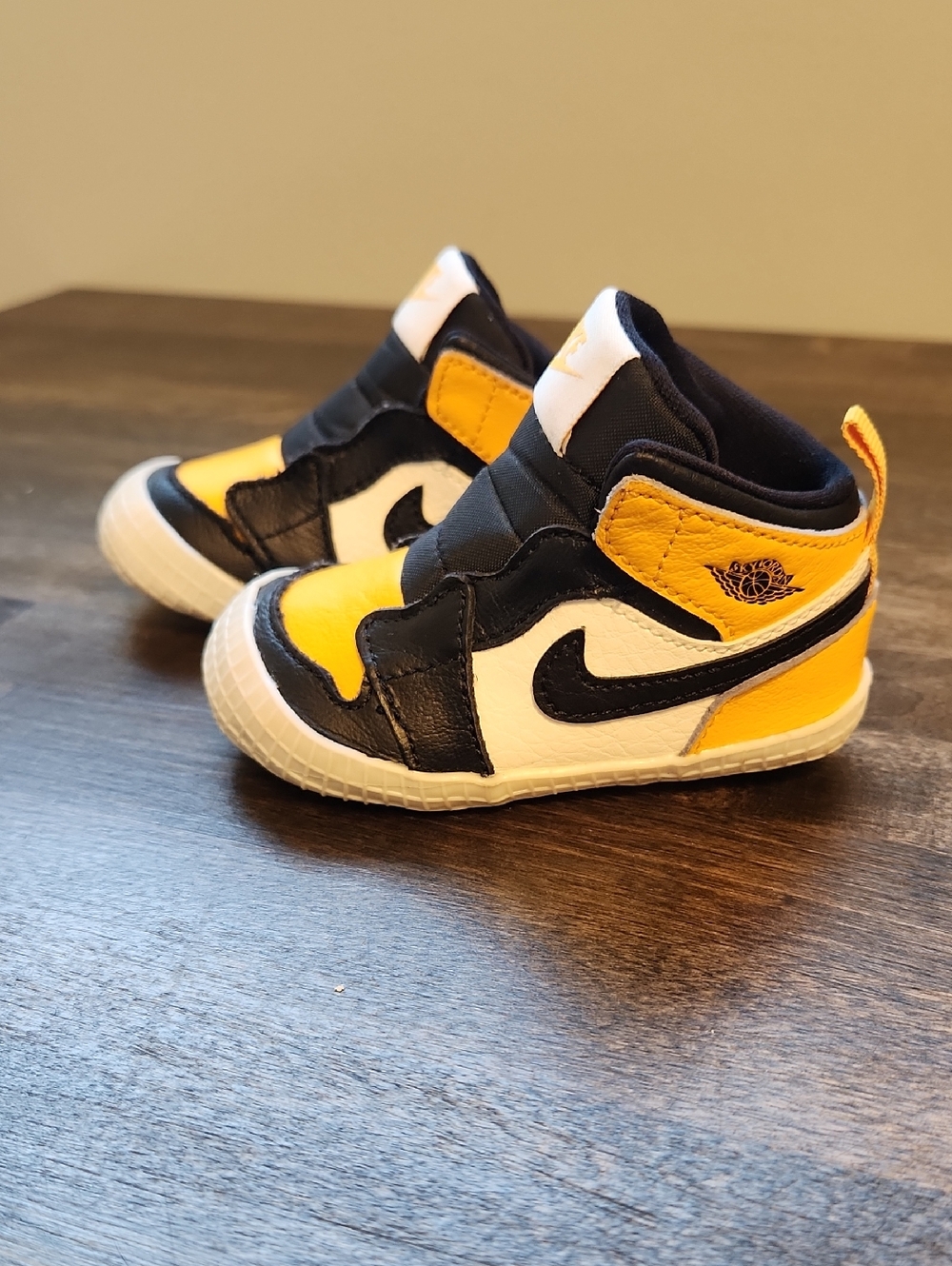 Jordan Air 1 Baby Crib Bootie Retrp High Top Black And Yellow Size 4C